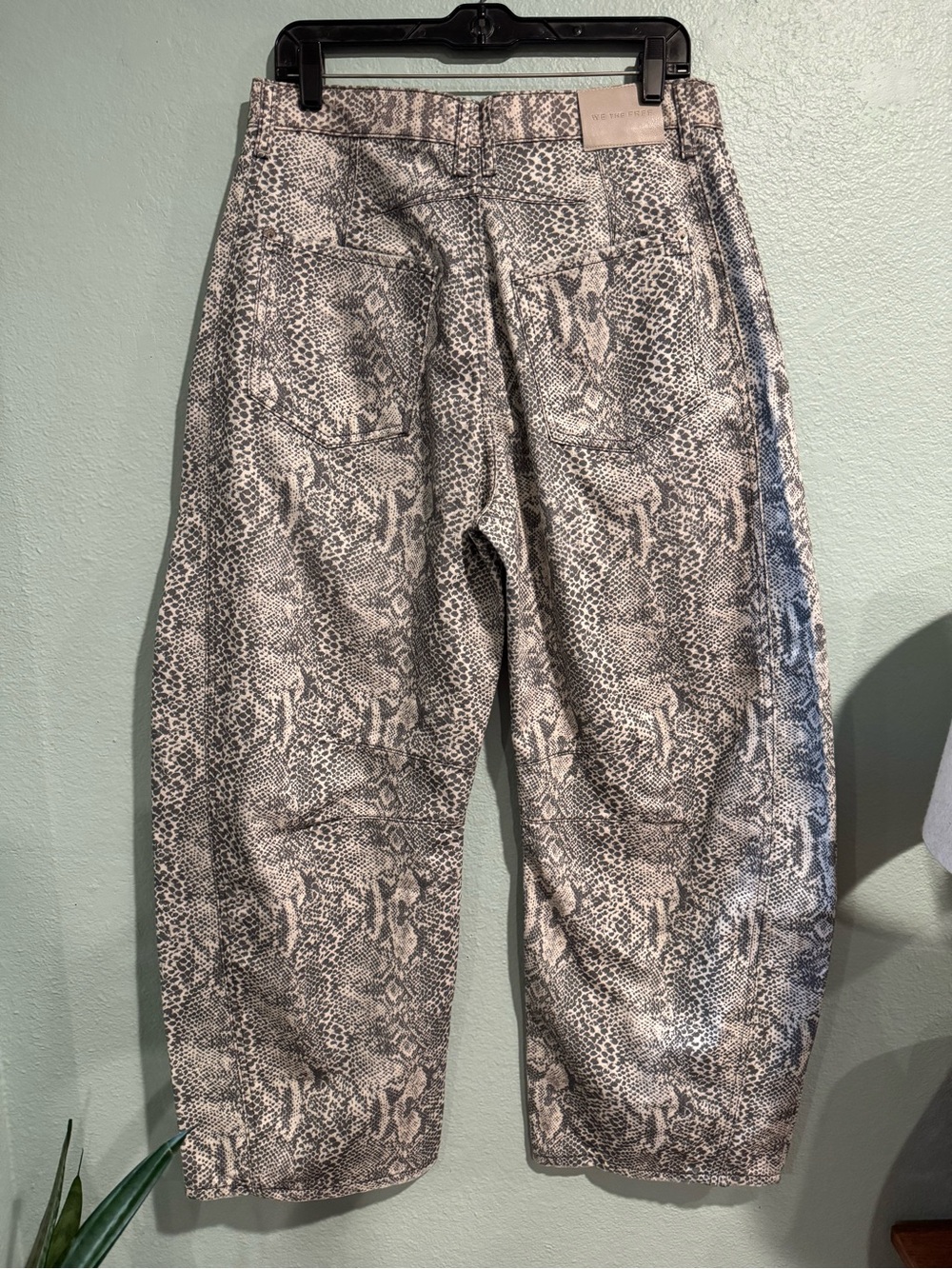 NWOT Free People We The Free Good Luck Printed Barrel Jeans Snake S-28 - Picture 4 of 10